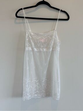 Victoria's Secret White Lace Embroidered slip